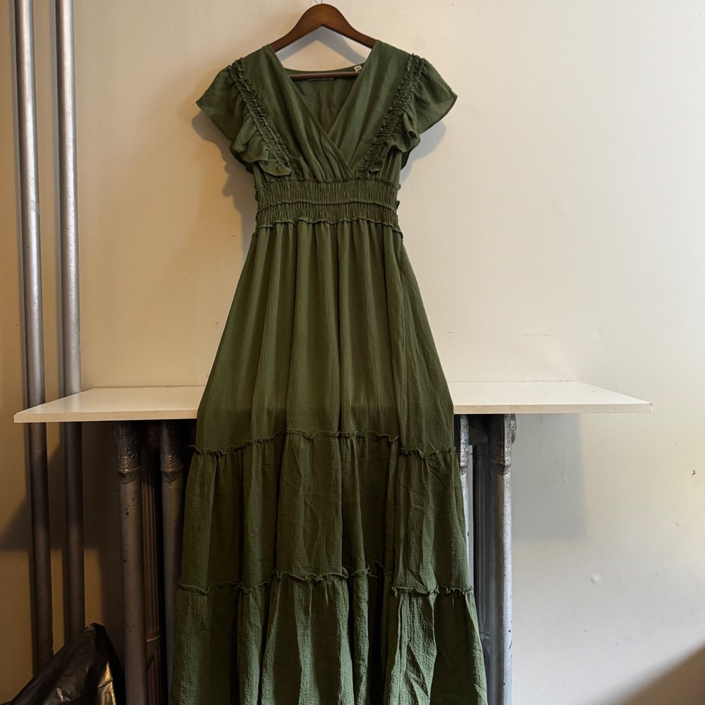 Max Studio Sz M Women's Green Ruffle Smocked Maxi Dress Fair Fall Coquette